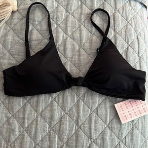 Dippin Daisys Swim- size large -black Zen top